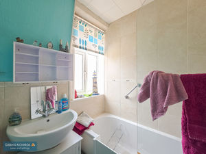 Bathroom- click for photo gallery